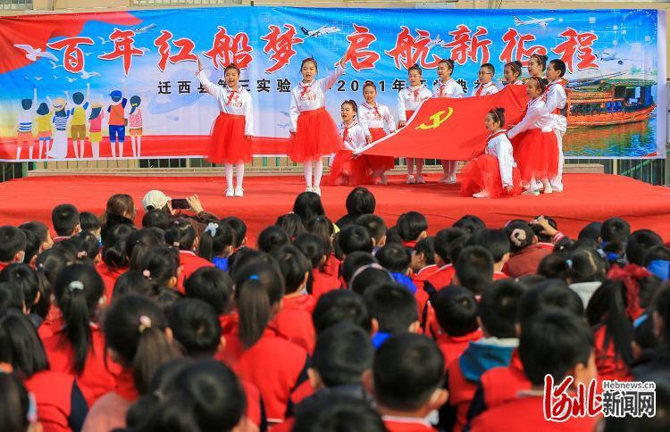 曝小米14 Ultra 2月登场 卢伟冰：非常非常非常强